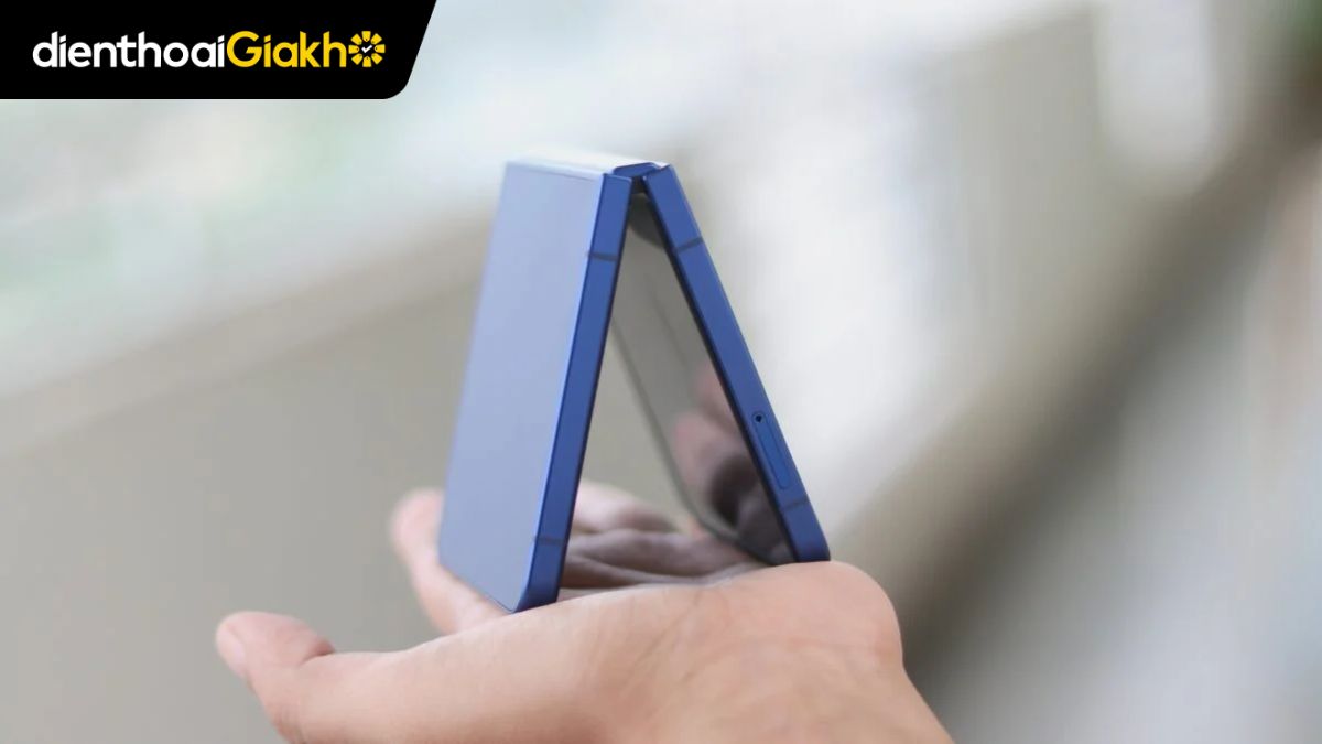 Lộ ảnh render Galaxy Z Flip 8: Thiết kế quen thuộc, kích thước thay đổi
