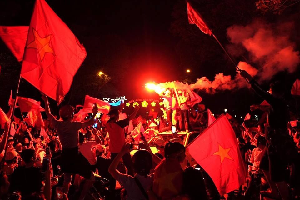 hinh-nen-la-co-viet-nam