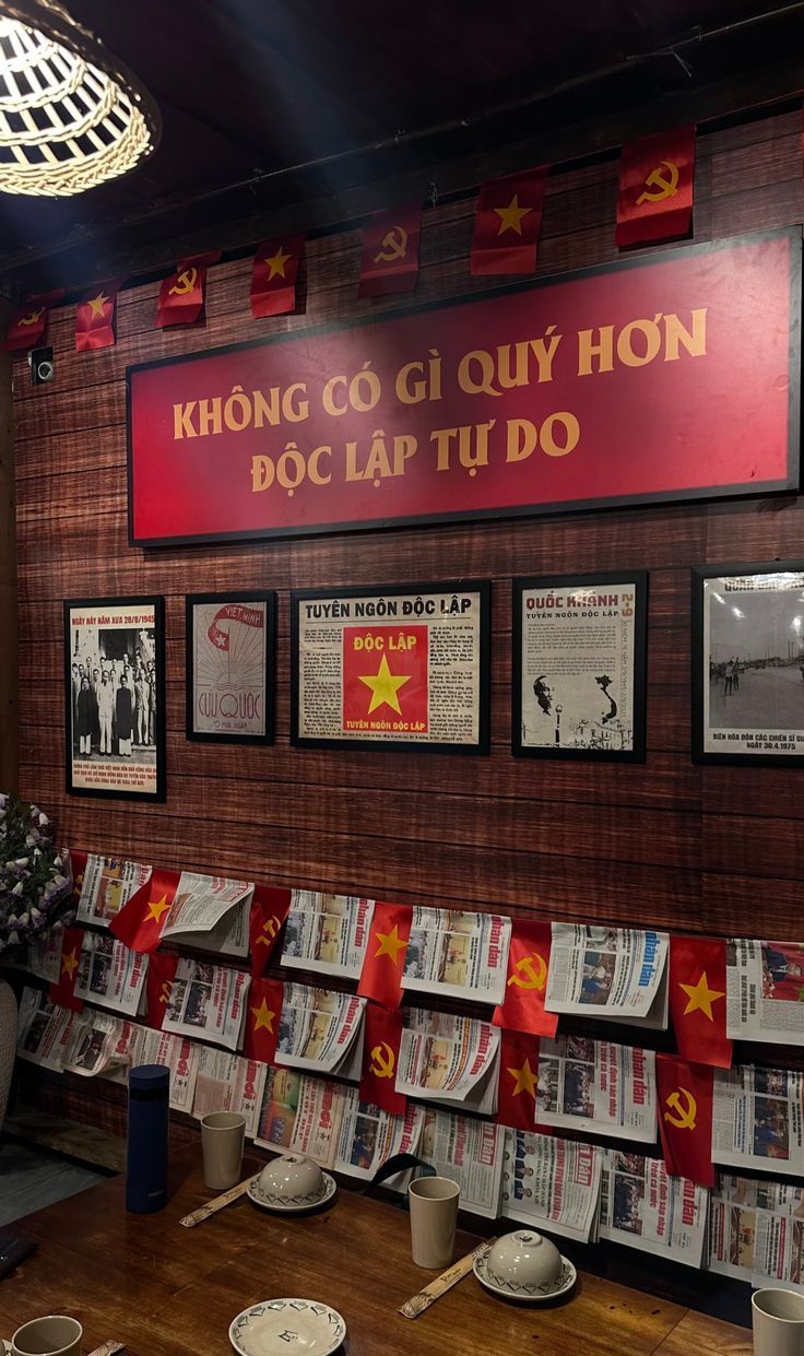 hinh-nen-la-co-viet-nam